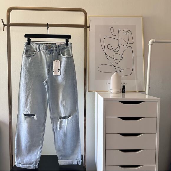 NWT ZARA MID-RISE BOYFRIEND JEANS - Picture 5 of 15